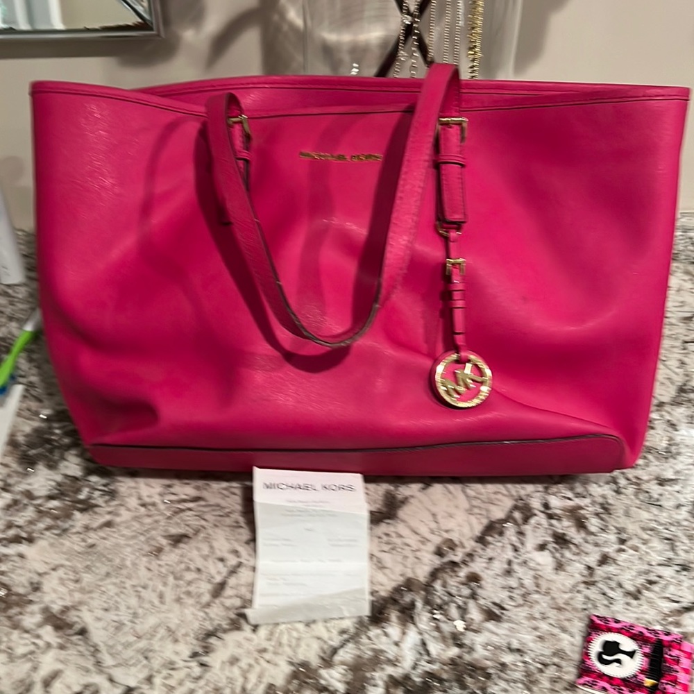 Micheal Kors LE raspberry color large bag